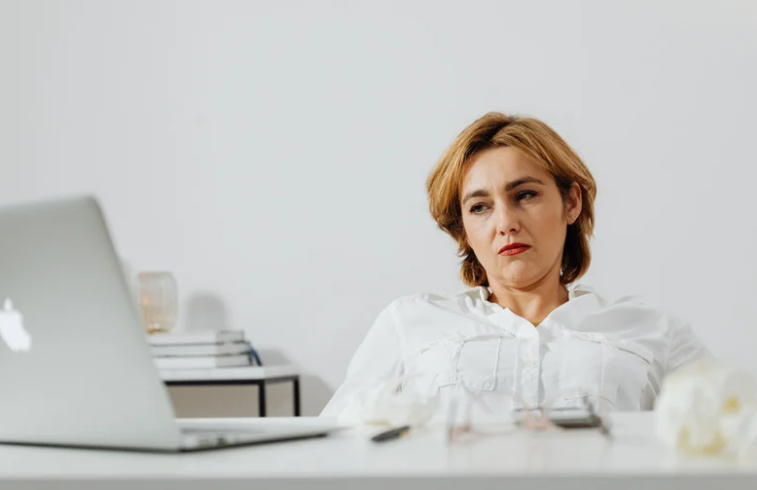 Yapay Zeka ve Güvenlik: İşyerinde AI Kullanımının Riskleri