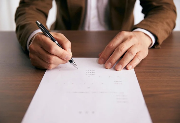 Sözleşme Yönetiminde Yapay Zeka: Kurumsal Hukukun Yeni Omurgası