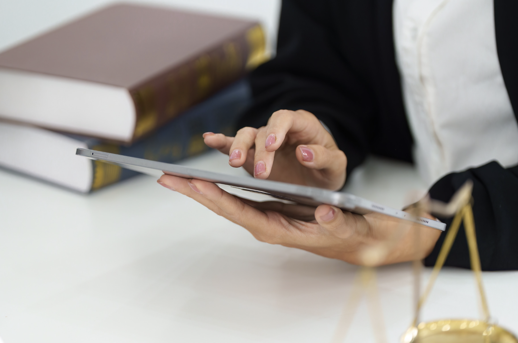 Yapay Zeka Hukuk Asistanı Seçerken Değerlendirilmesi Gereken 12 Kriter